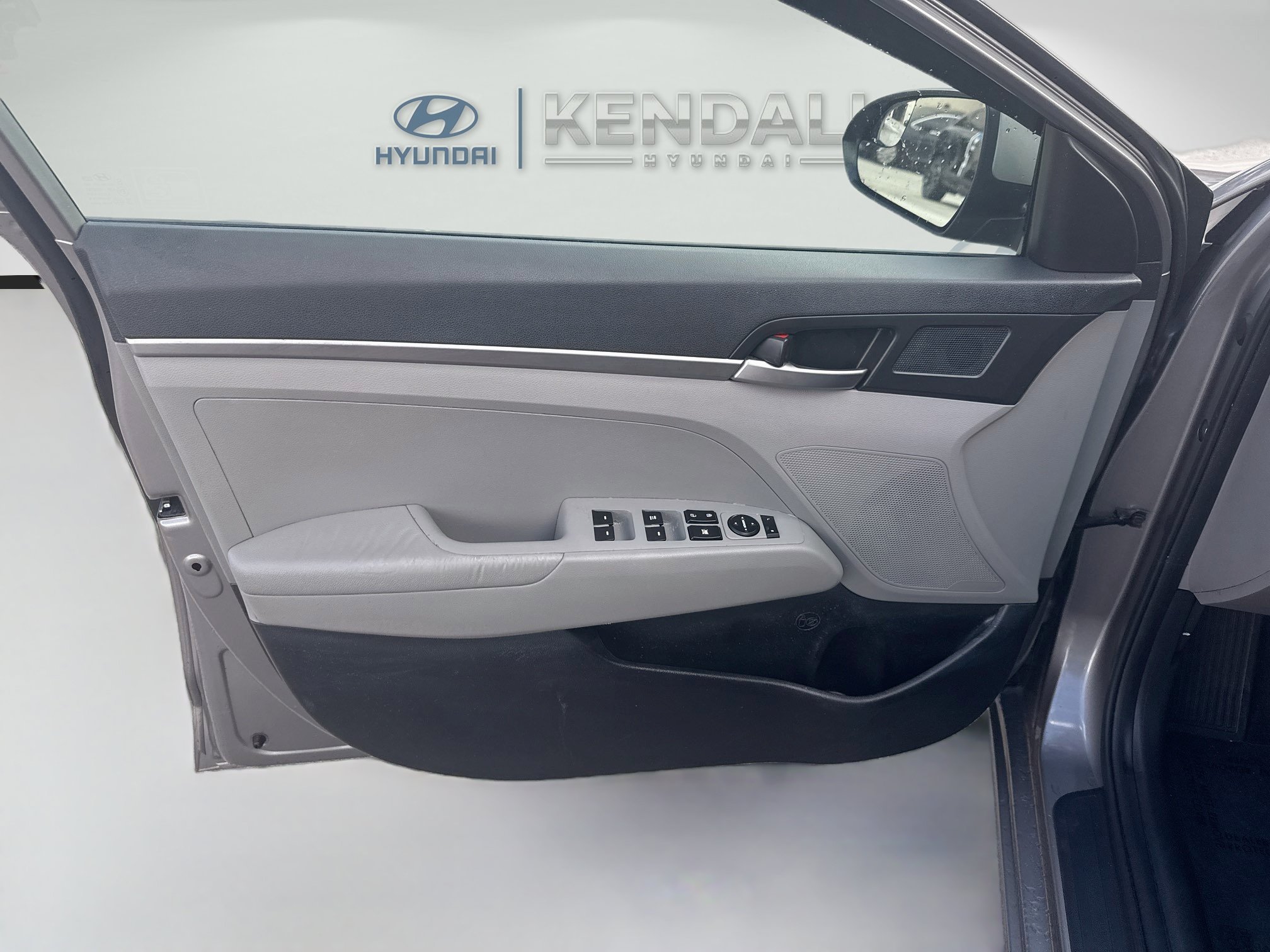 2020 Hyundai Elantra SE - Photo 17