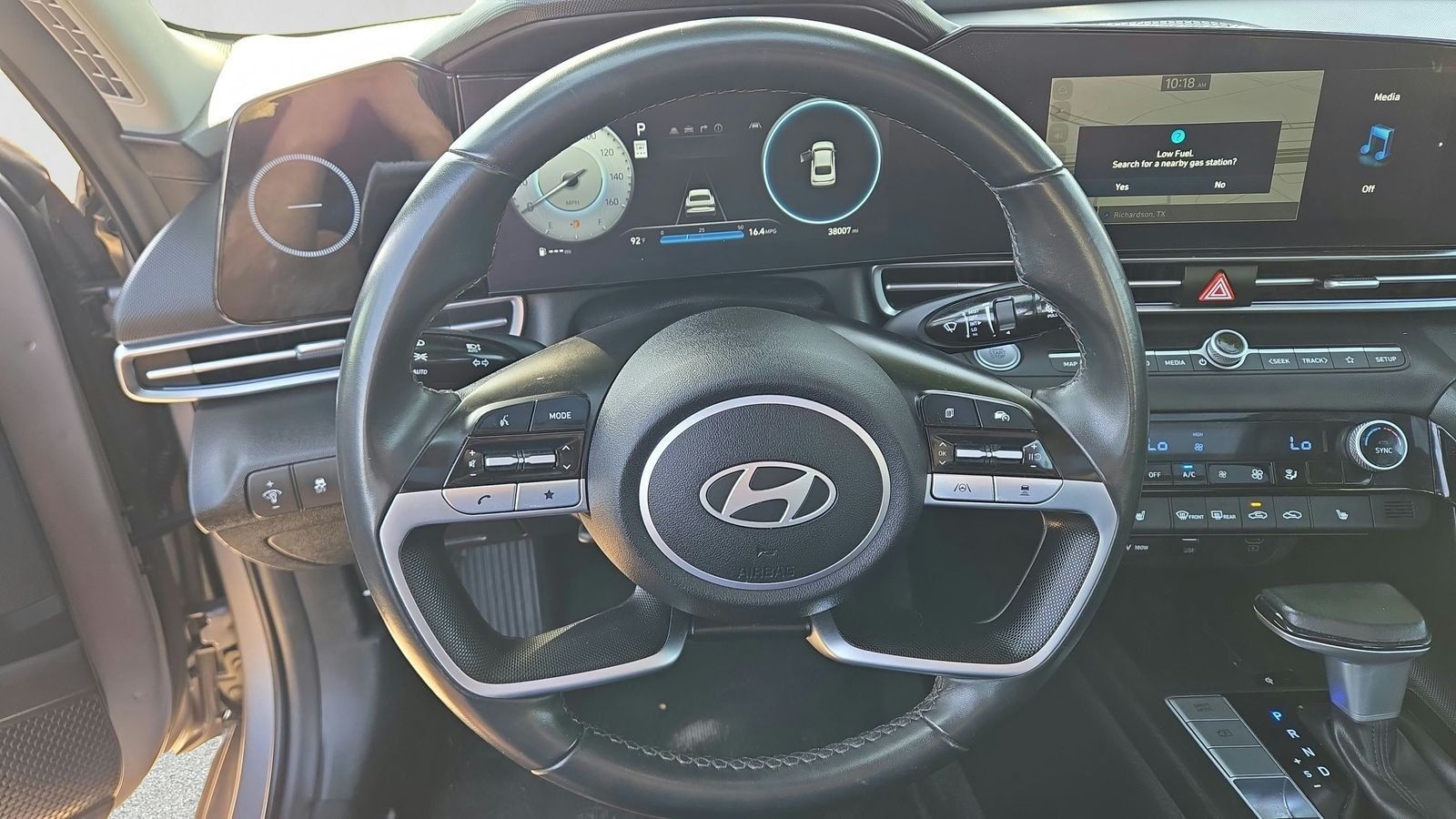 2025 Hyundai Elantra SEL - Photo 14