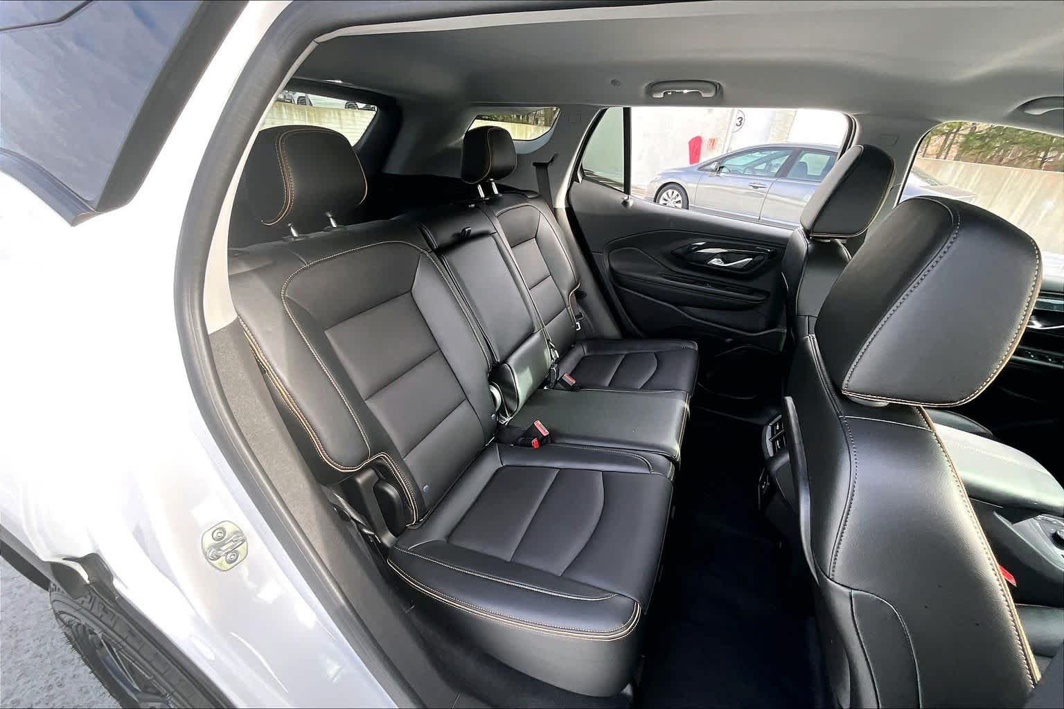 Used 2024 Summit White GMC AT4 image 34