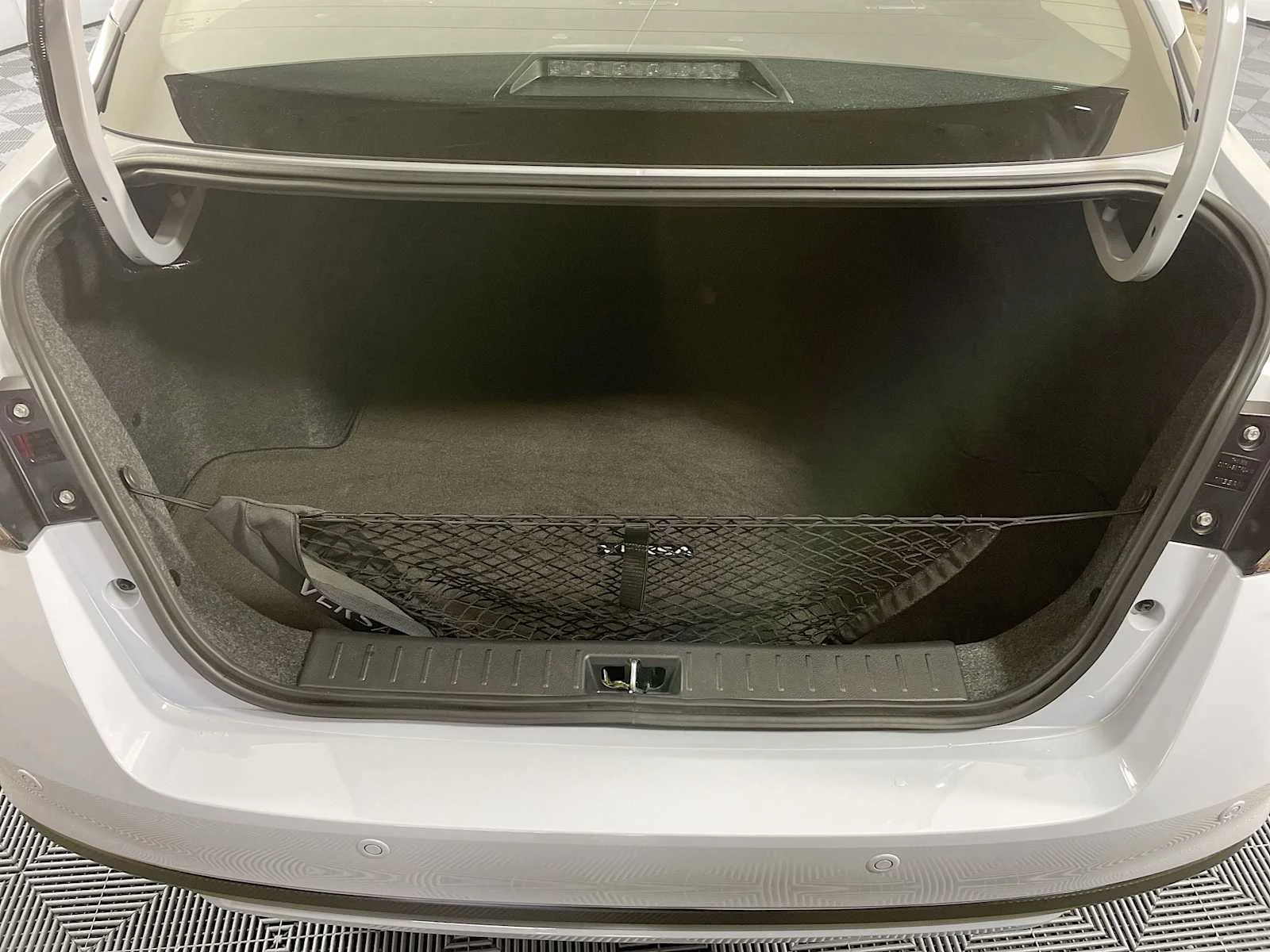 Certified Used 2025 Gray Sky Pearl Nissan SR image 22