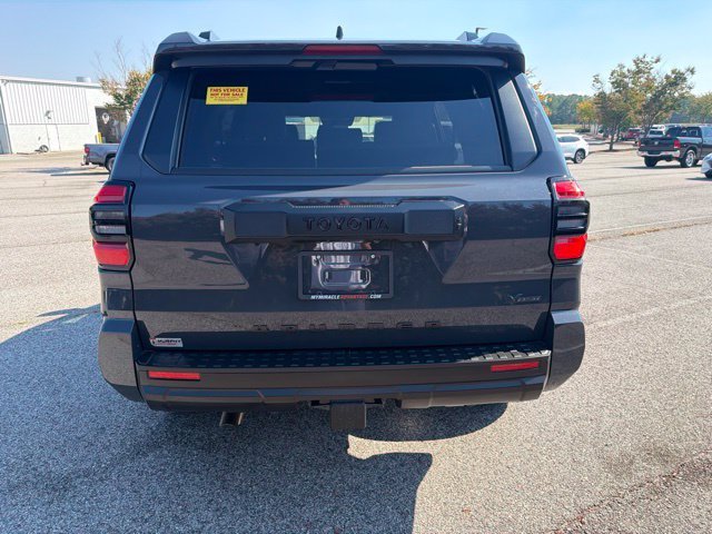 Used 2025  Toyota SR5 image 7