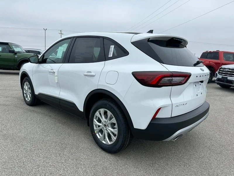 New 2026 Oxford White Ford Active FWD image 3