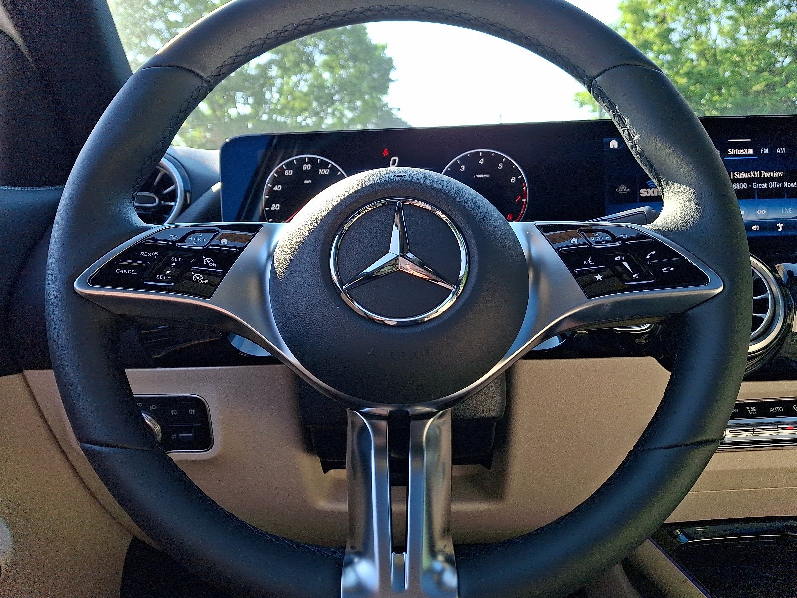 New 2026 Polar White Mercedes-Benz GLA 250 image 28