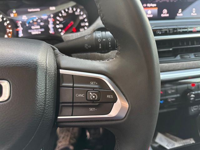 Used 2024 Silver Jeep Latitude image 22