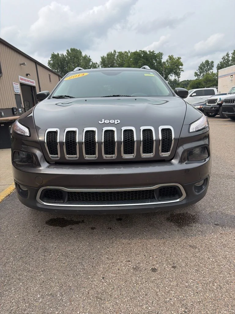 Used 2014 Gray Jeep Limited image 6