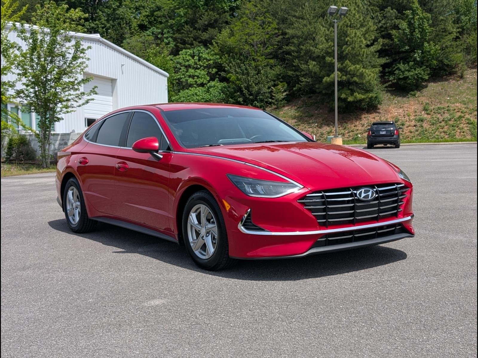 Used 2022 Calypso Red Y2e Hyundai SE image 2