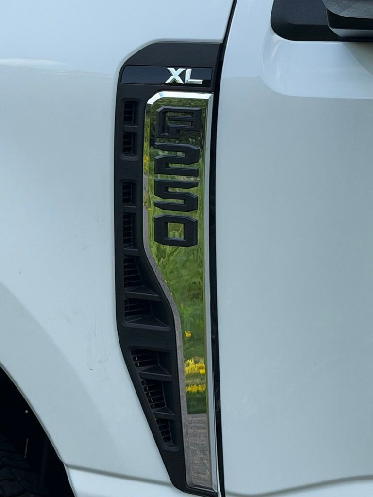 New 2026 Oxford White Ford F-250® XL image 21