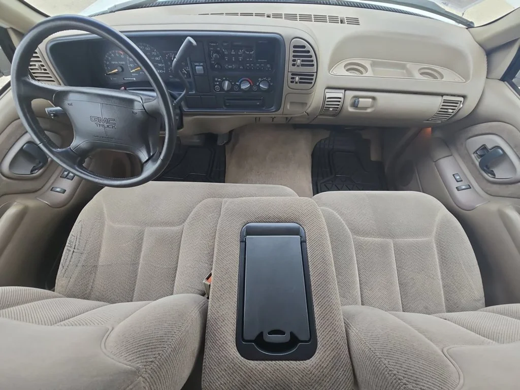 Used 1996  GMC SL image 21