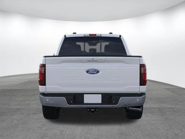 New 2026 Oxford White Ford XLT image 5