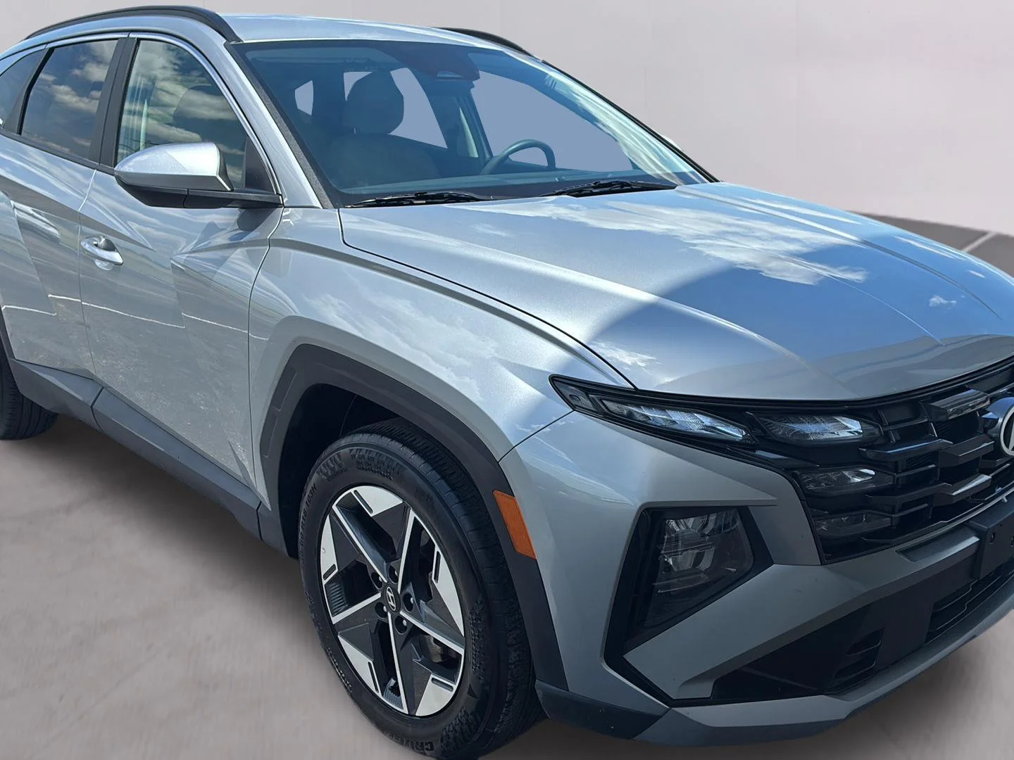 Used 2025 Shimmering Silver Hyundai SEL image 23