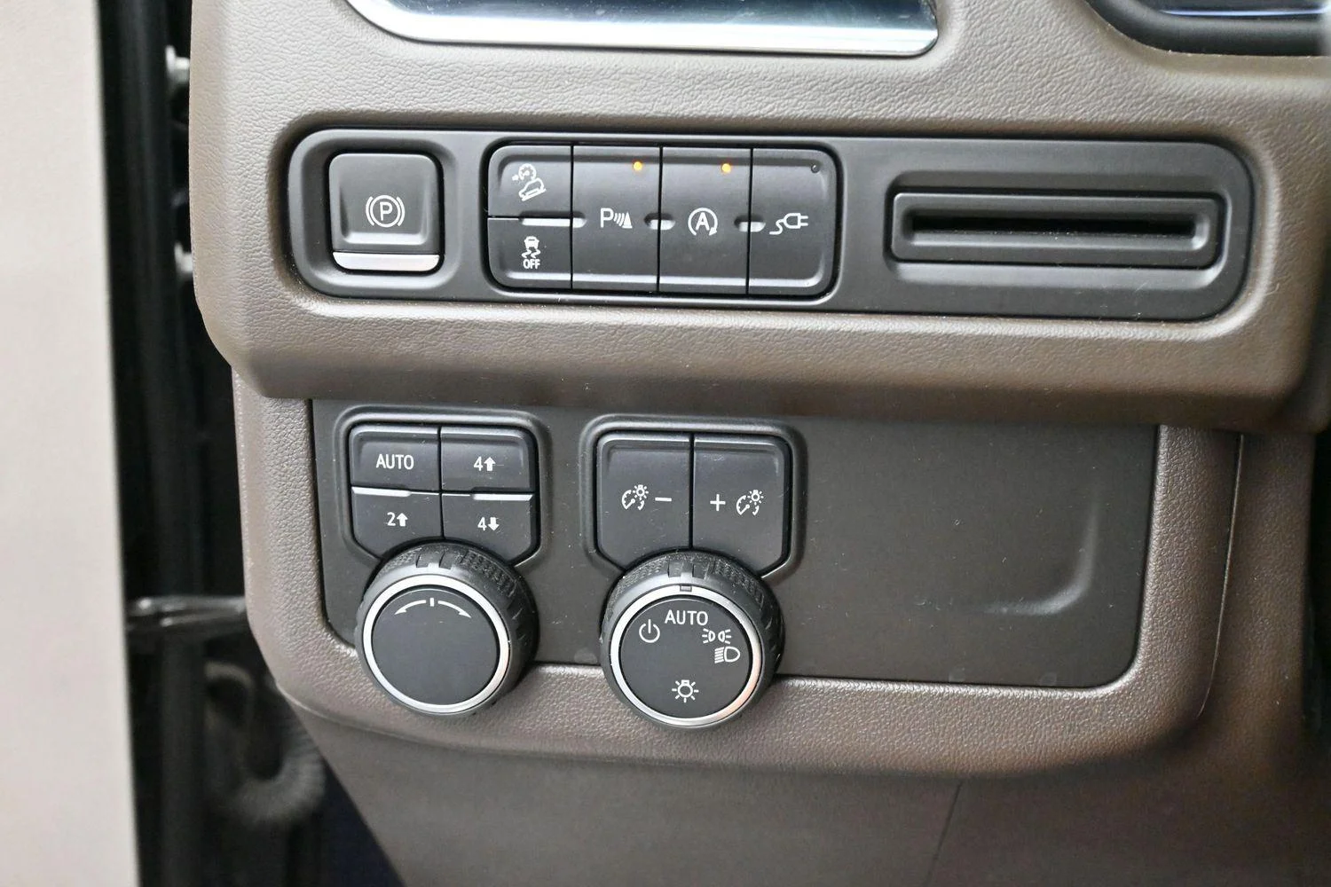 Used 2021 MIDNIGHT BLUE METALLIC Chevrolet Z71 image 23
