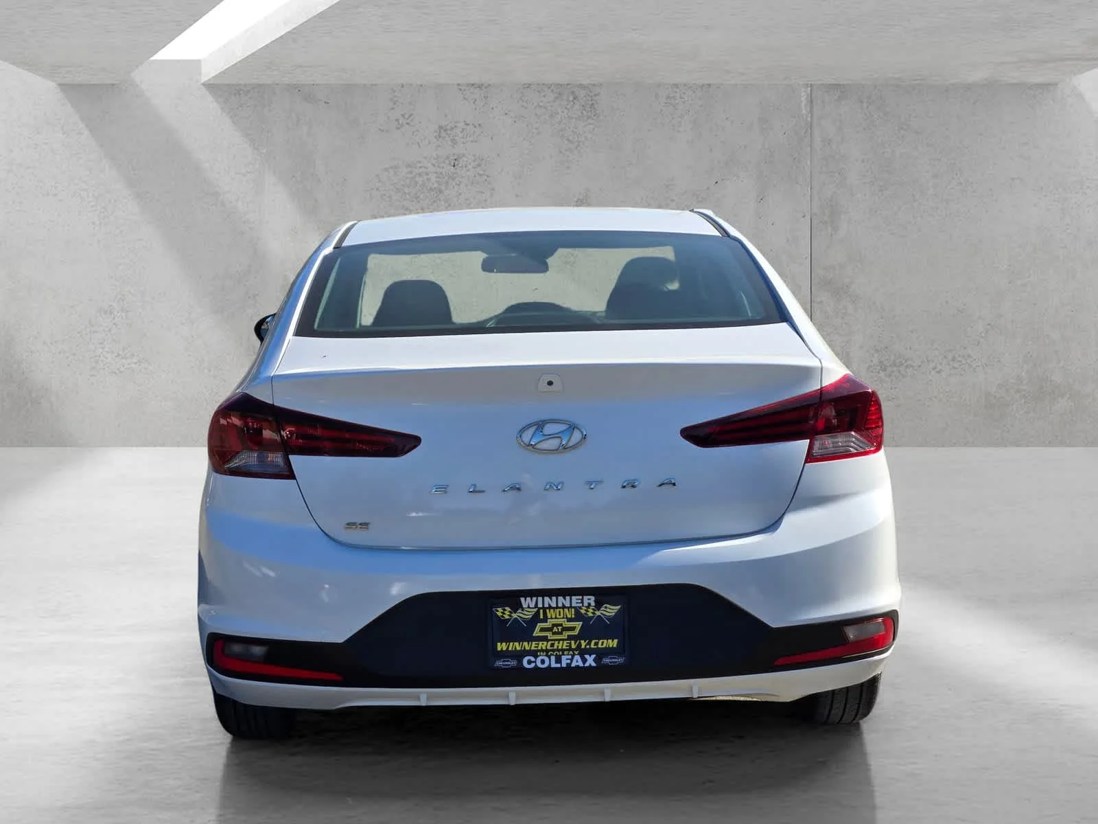 Used 2020  Hyundai SE image 5