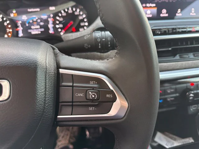 Used 2024 Silver Jeep Latitude image 22
