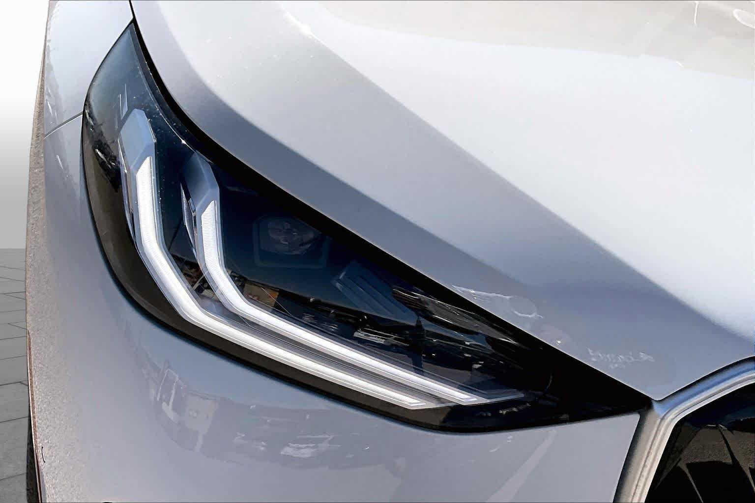 New 2026 Alpine White BMW 30 xDrive image 13