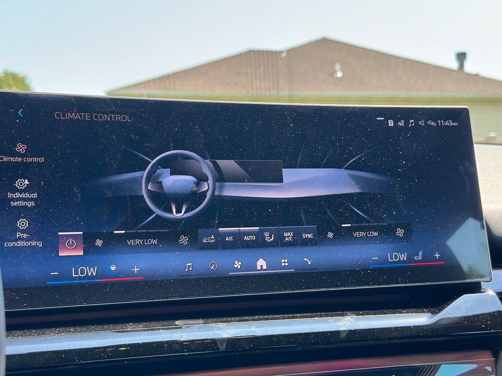 New 2027 Brooklyn Grey Metallic BMW 550e xDrive image 40