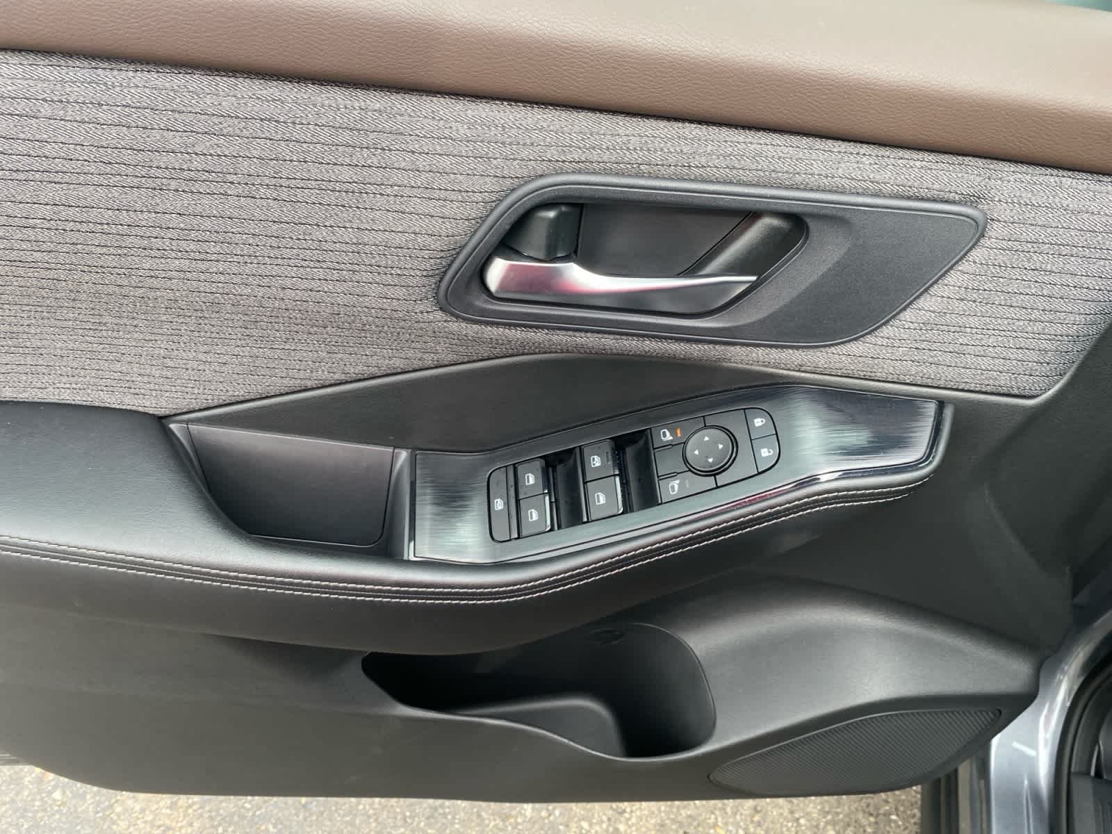 Used 2023 Gun Metallic Nissan SV image 15