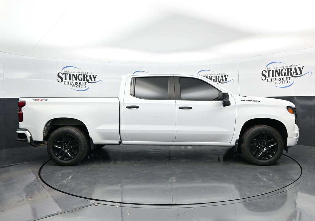 Used 2022 Summit White Chevrolet Custom image 8