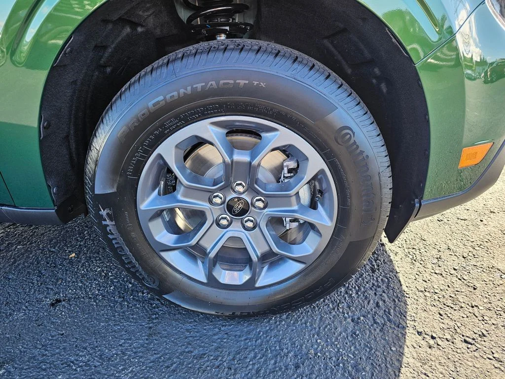 New 2025 Eruption Green Ford XLT image 9