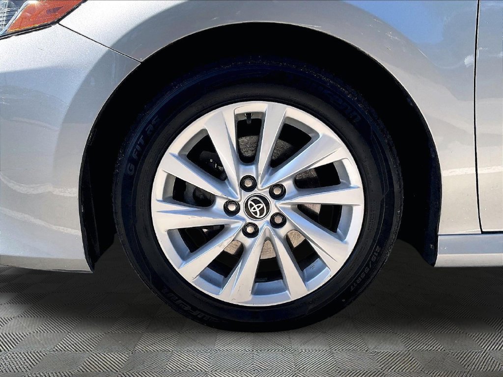 Used 2021 Silver Toyota LE image 22
