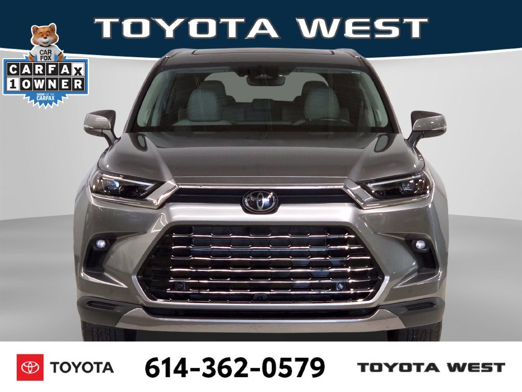 Used 2025  Toyota Limited image 2