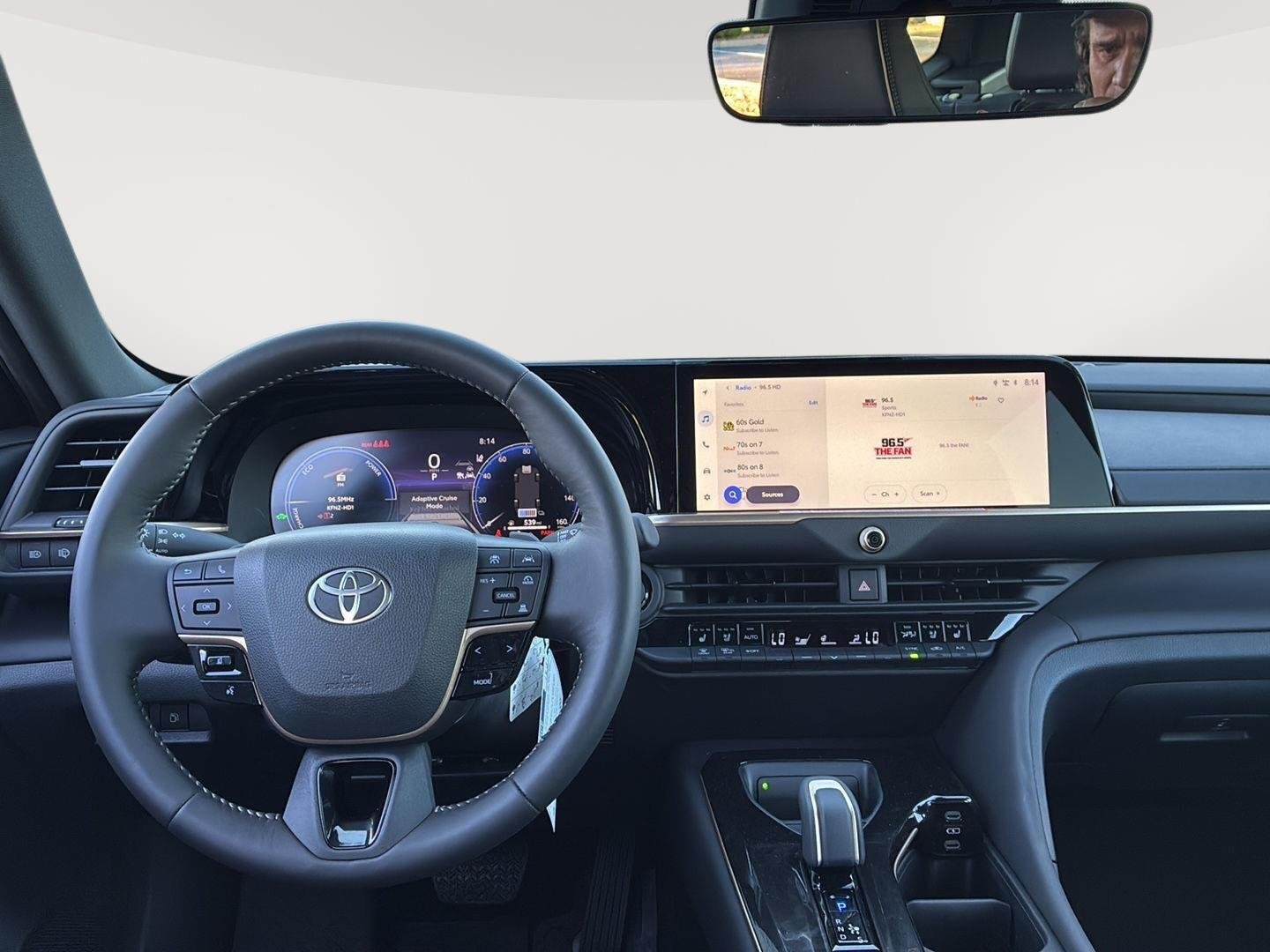 Used 2026 Oxygen White Toyota XLE image 5