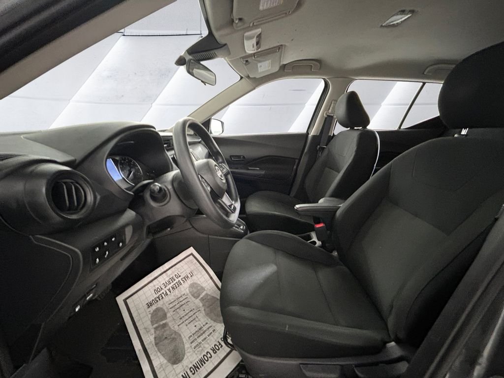 Used 2024 Gray Nissan S image 7