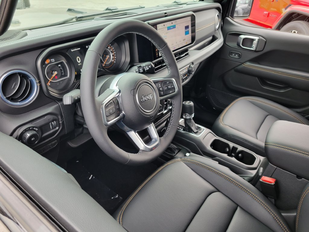 2027 Jeep Wrangler 4-Door photo 3