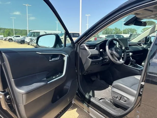 2024 Toyota RAV4 XLE Premium - Photo 9