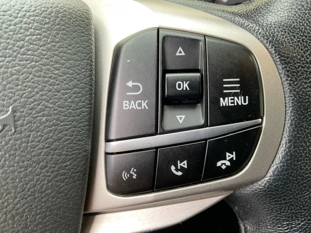 Used 2022 Silver Ford XLT image 35