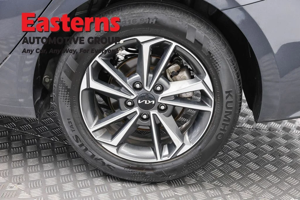 Used 2024 Gray Kia LXS image 32