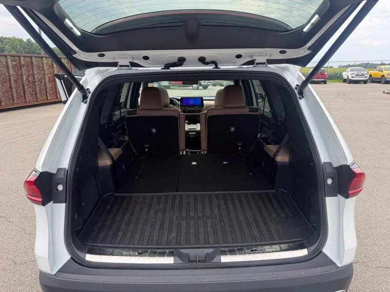 Used 2026 Beige Toyota MAX Platinum image 9