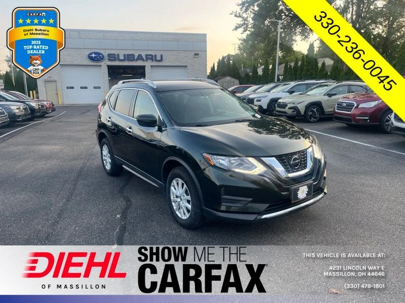 Used 2018 Green Nissan SV image 1