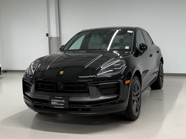 2025 Porsche Macan T