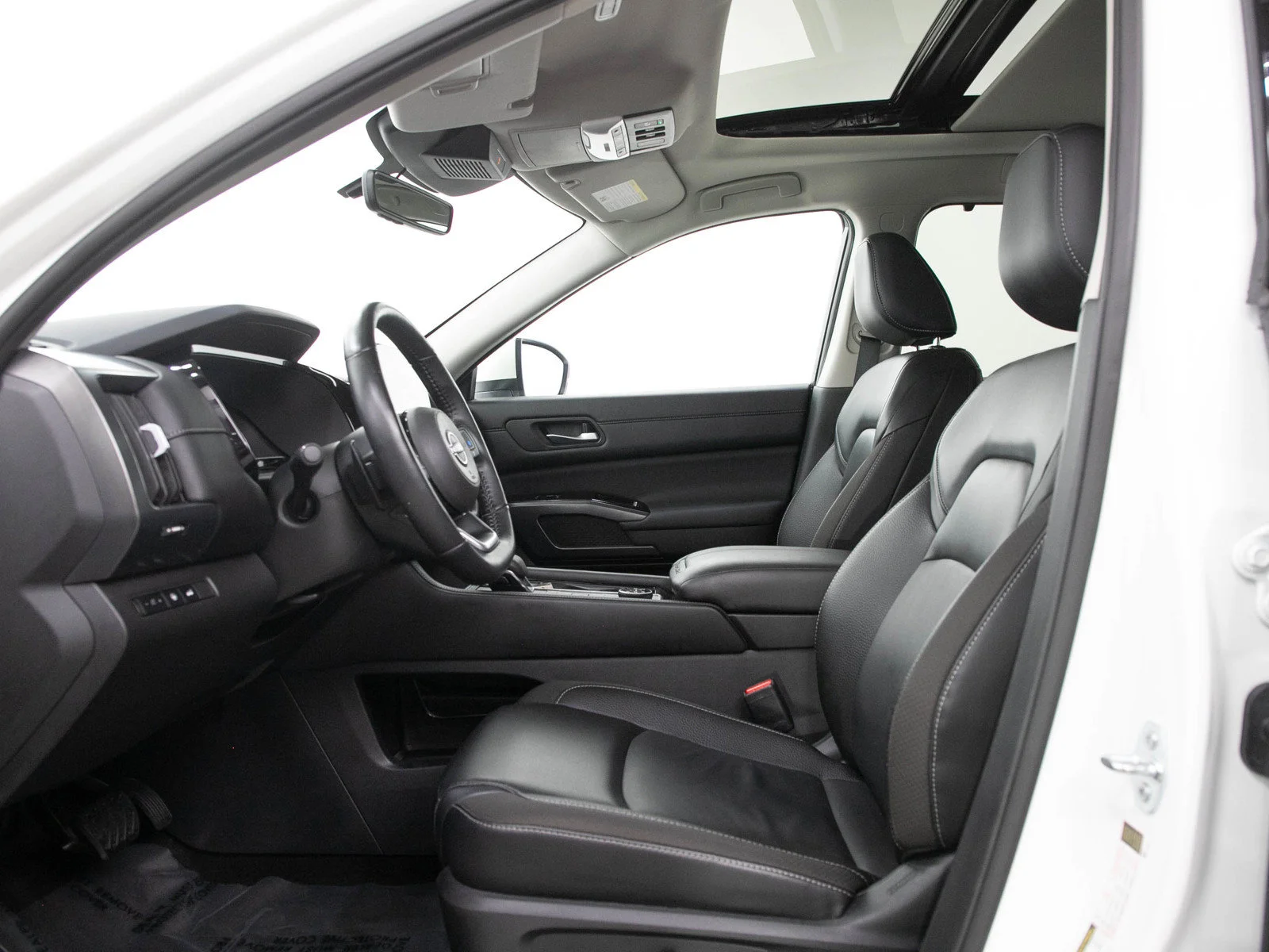 Used 2023 Pearl White Tricoat Nissan SL image 25