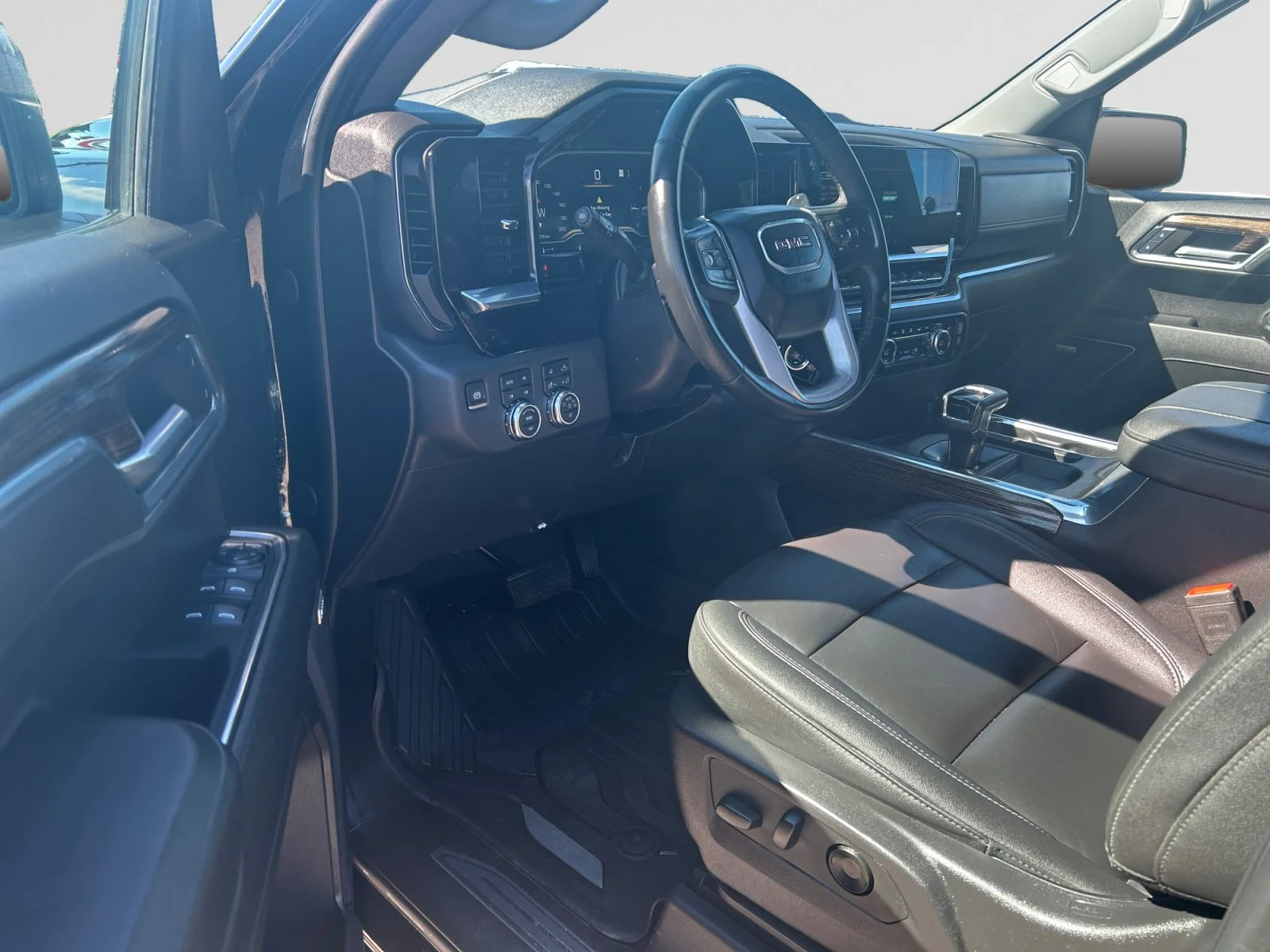 Used 2024 Black GMC Elevation Crew 3.0L Leather X31 Package 4x4 image 13