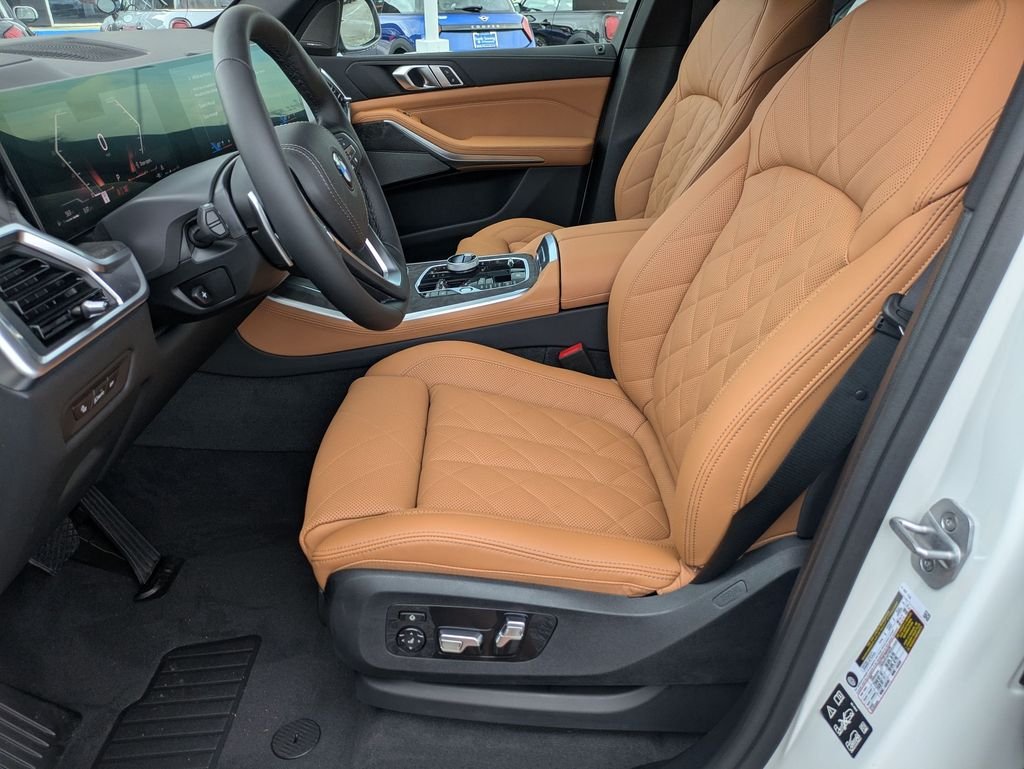 New 2026 Mineral White Metallic BMW xDrive40i image 12