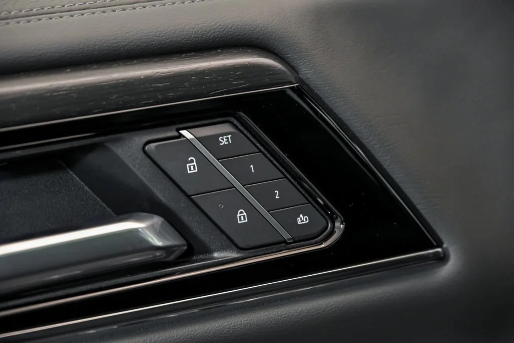2026 GMC Yukon XL Denali - Photo 6