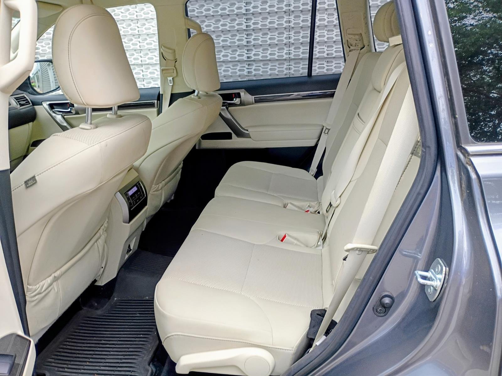 Used 2021  Lexus GX 460 Premium image 5