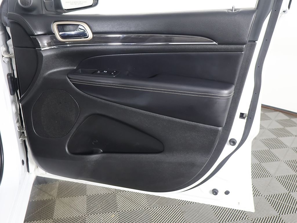 Used 2017 White Jeep Overland image 28