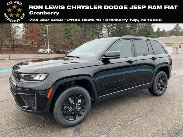 New 2026 Diamond Black Crystal Pearl-Coat Exterior Paint Jeep Altitude image 1