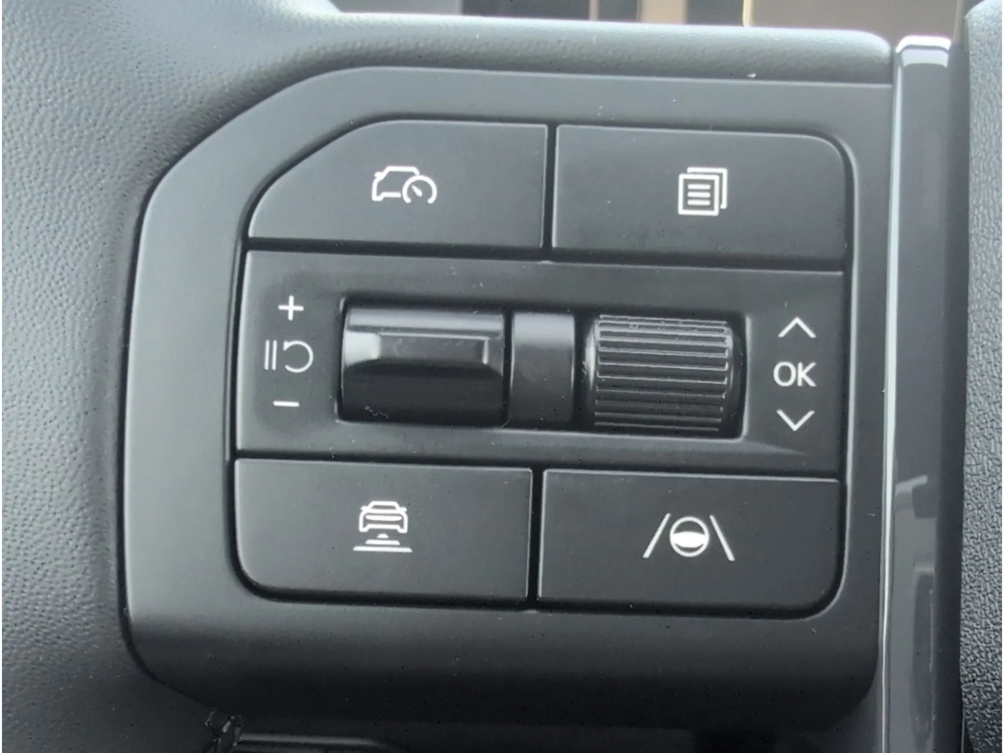 New 2027 Wolf Gray Kia X-LINE SX image 25