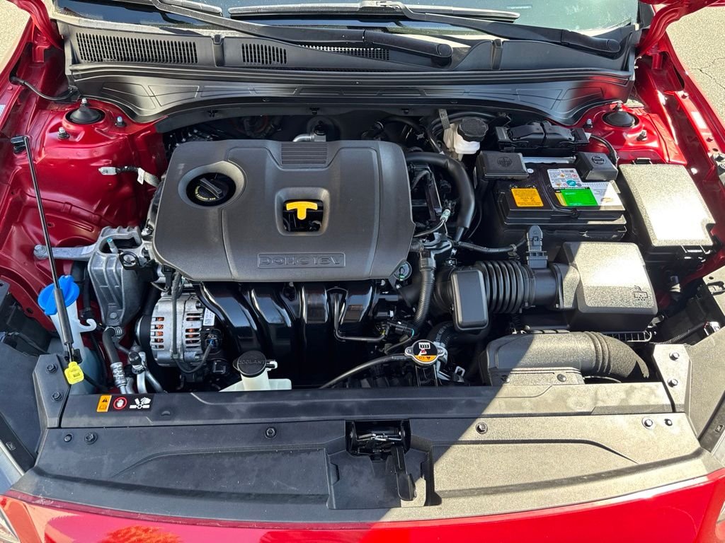 Used 2021 Red Kia LXS image 16