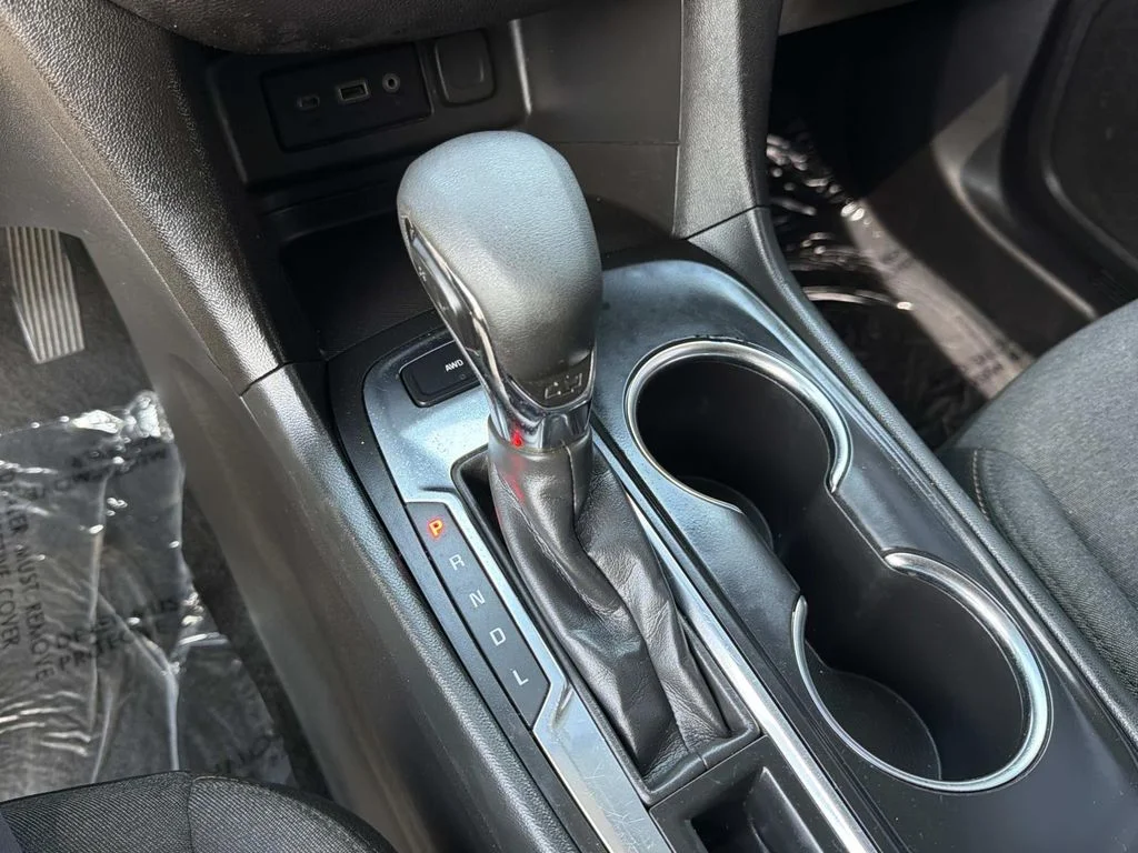 Used 2022 Silver Ice Metallic Chevrolet LT image 15