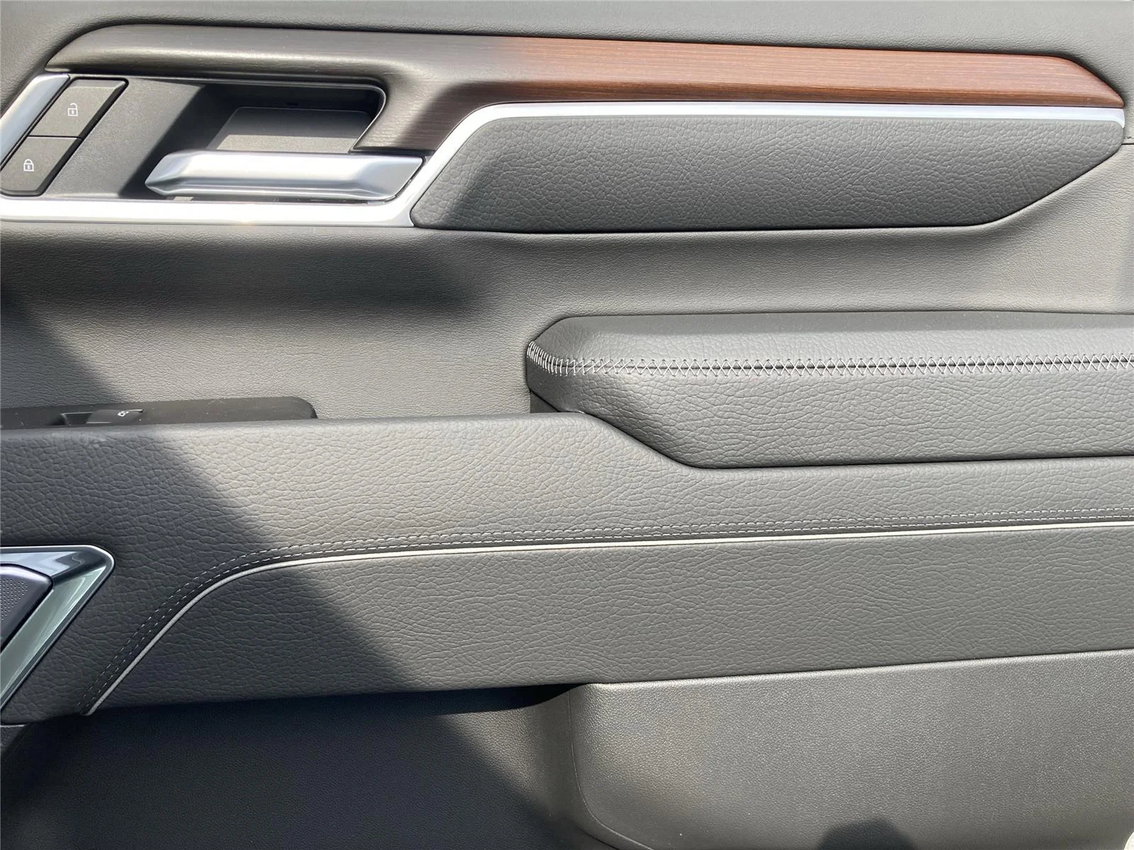 New 2026 Glacier White Tricoat GMC Denali image 15