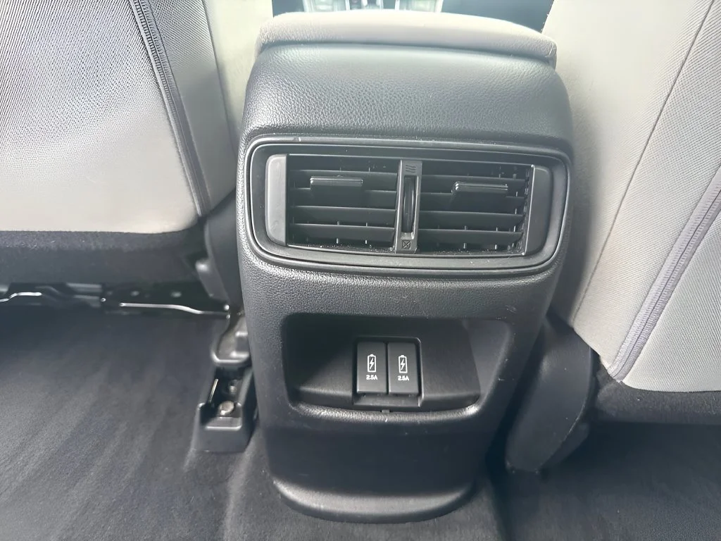 Used 2018  Honda EX image 14