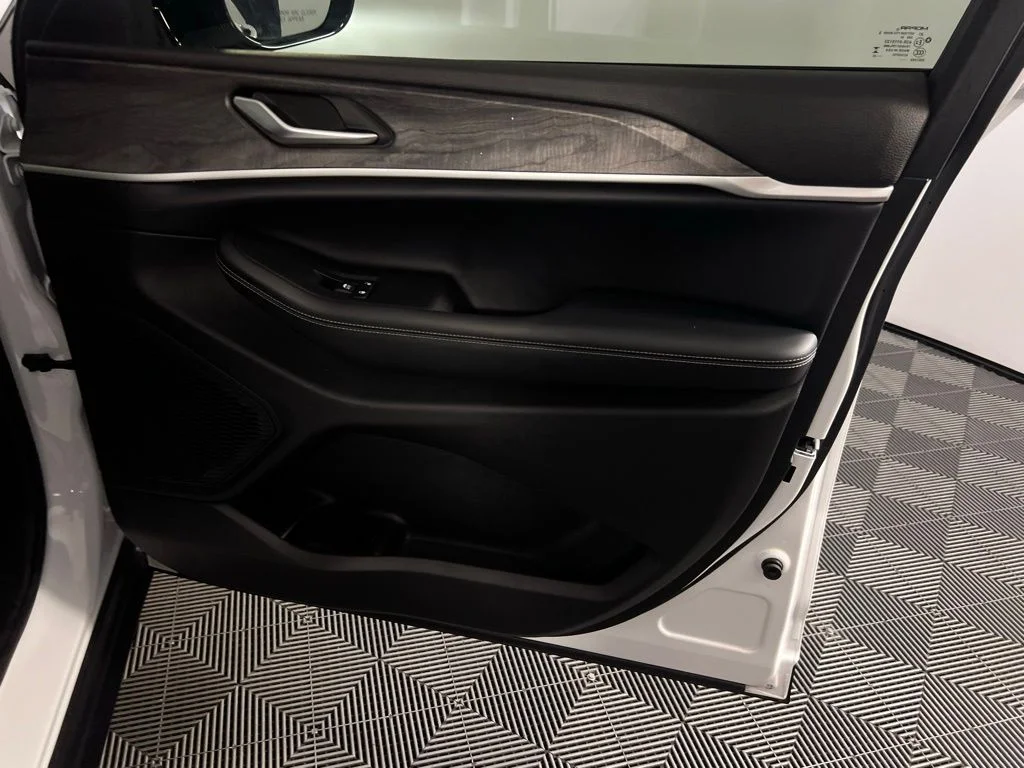 2023 Jeep Grand Cherokee Limited - Photo 29