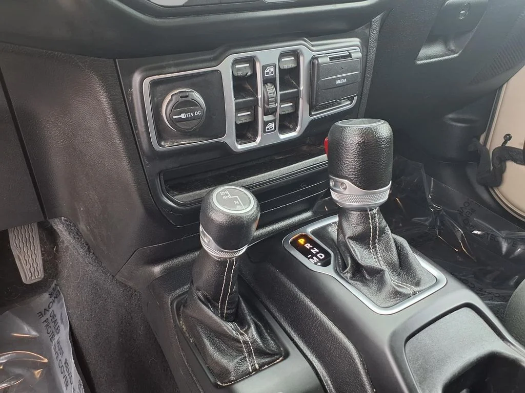 Certified Used 2020 Beige Jeep Overland image 9