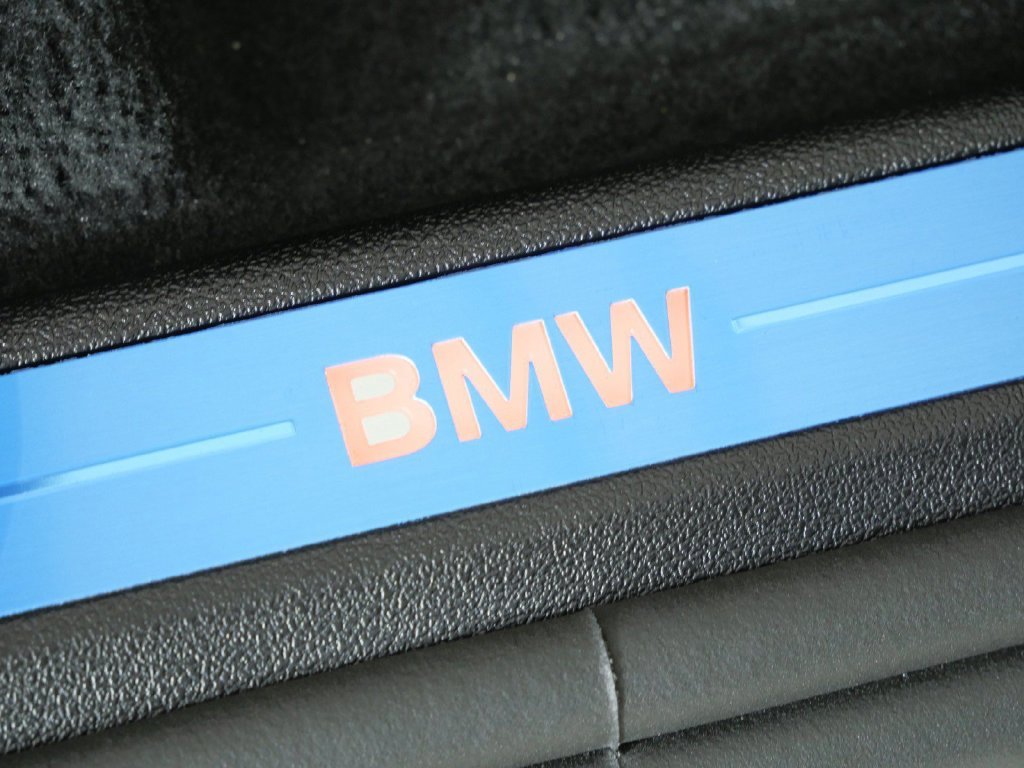 Used 2027 Mineral White Metallic BMW xDrive40i image 24