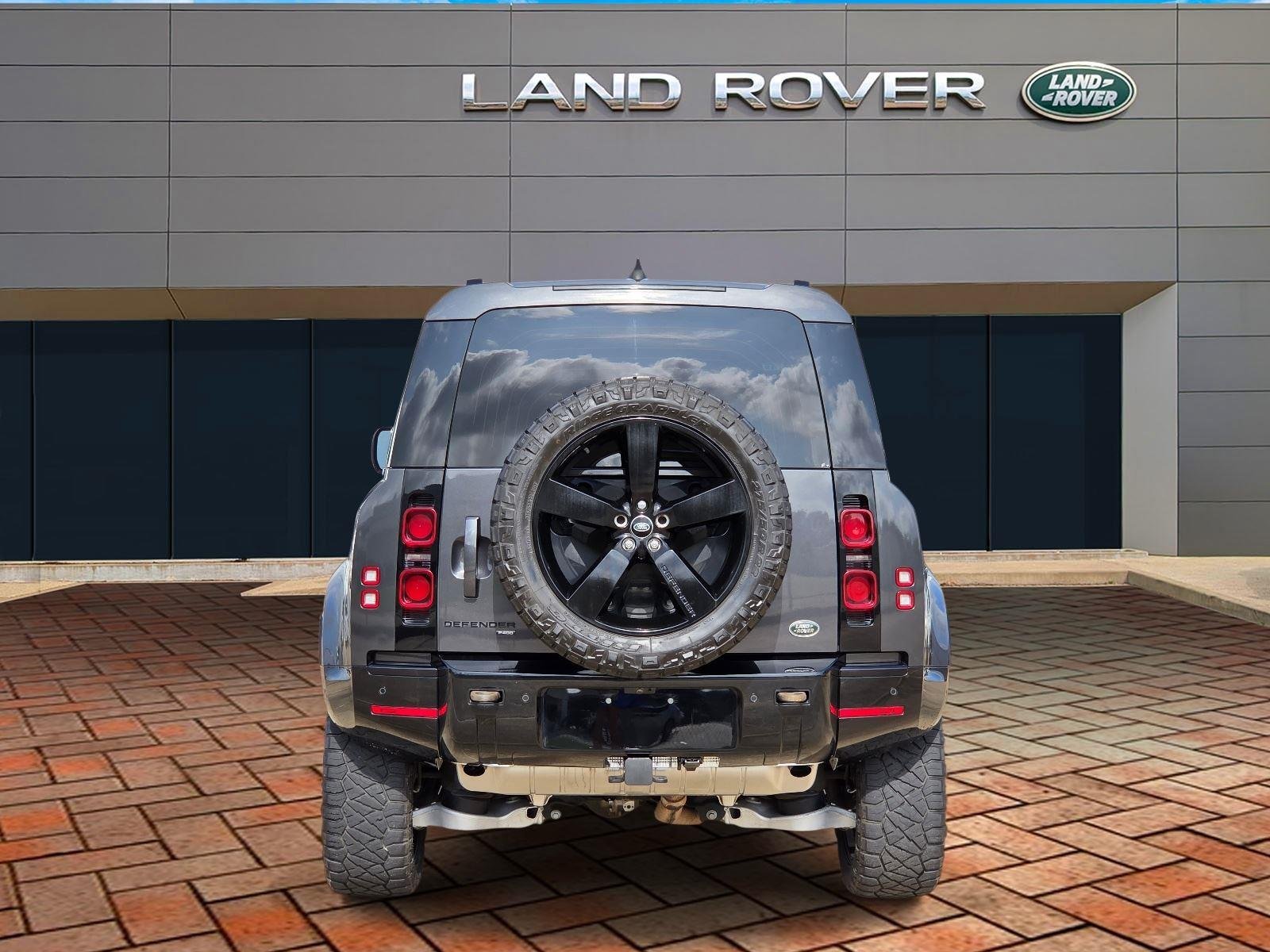 Used 2022 Carpathian Grey Premium Metallic Land Rover X-Dynamic image 5