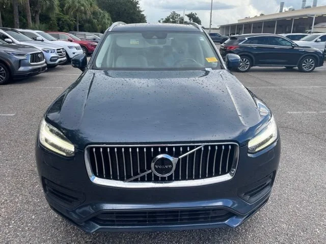 Used 2020 Blue Volvo Momentum image 6